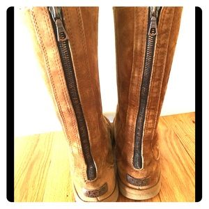 UGG Australia Kensington Back ZIP Boot in Chestnut